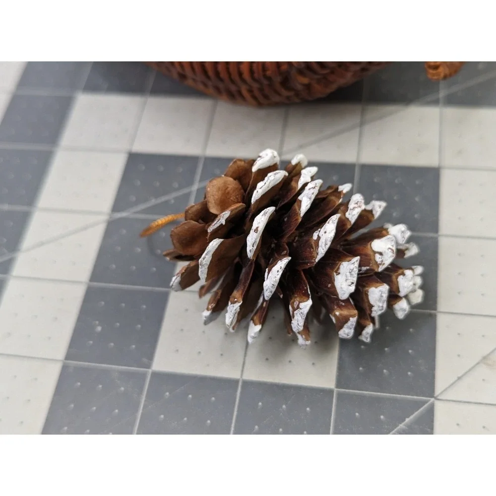 Christmas Decor Wicker‎ Rattan Reindeer Deer Basket and Pinecone Ornaments Lot